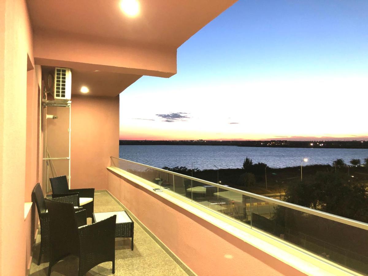 Lotus Northsea Apartment Mamaia Luaran gambar