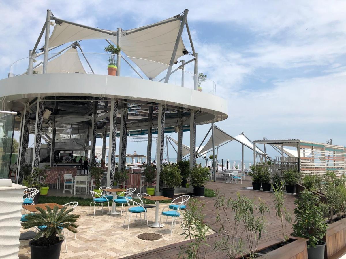 Lotus Northsea Apartment Mamaia Luaran gambar