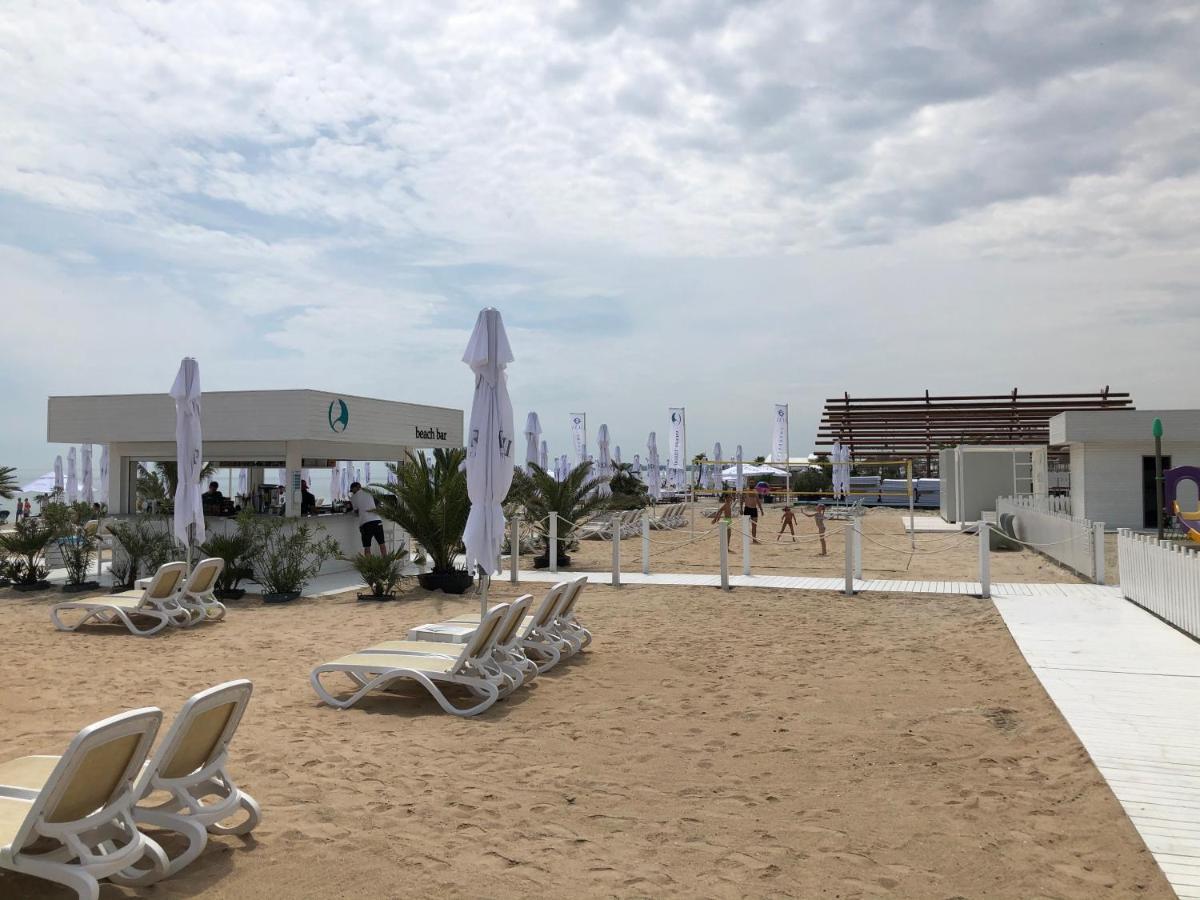 Lotus Northsea Apartment Mamaia Luaran gambar